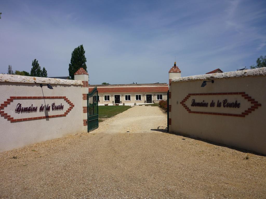 Domaine De La Courbe Hotel Le Lude Exterior foto